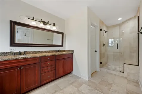 2536 Mcdaniel Avenue Evanston IL 60201