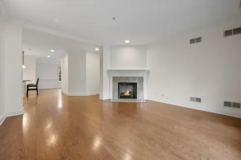2536 Mcdaniel Avenue Evanston IL 60201