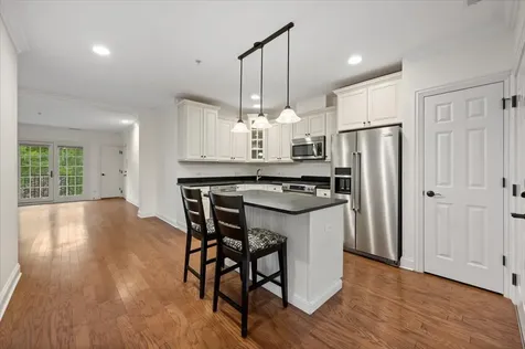 2536 Mcdaniel Avenue Evanston IL 60201