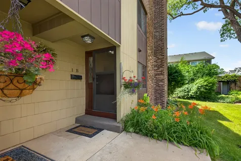 1 West Boulder Court Palos Hills IL 60465