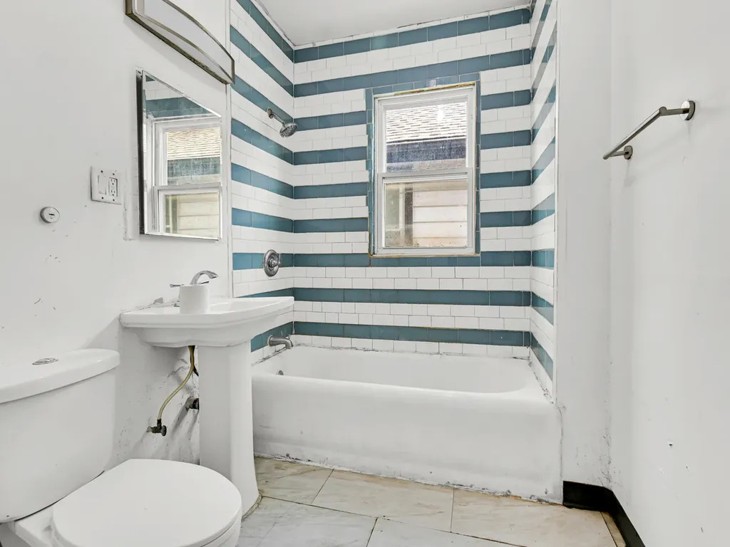 10149 South Wentworth Avenue Chicago IL 60628