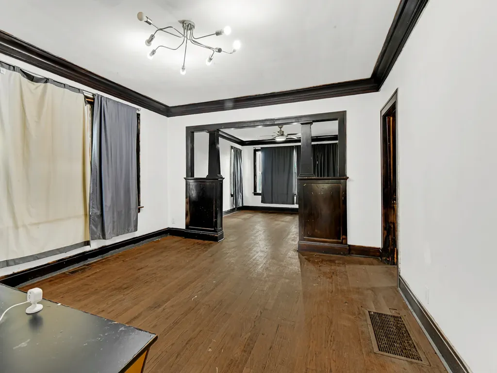 10149 South Wentworth Avenue Chicago IL 60628