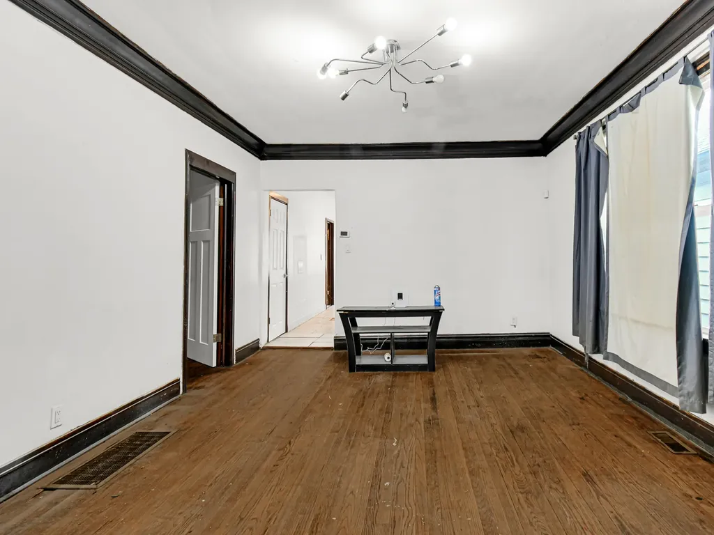 10149 South Wentworth Avenue Chicago IL 60628