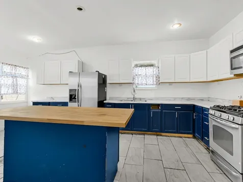 10149 South Wentworth Avenue Chicago IL 60628
