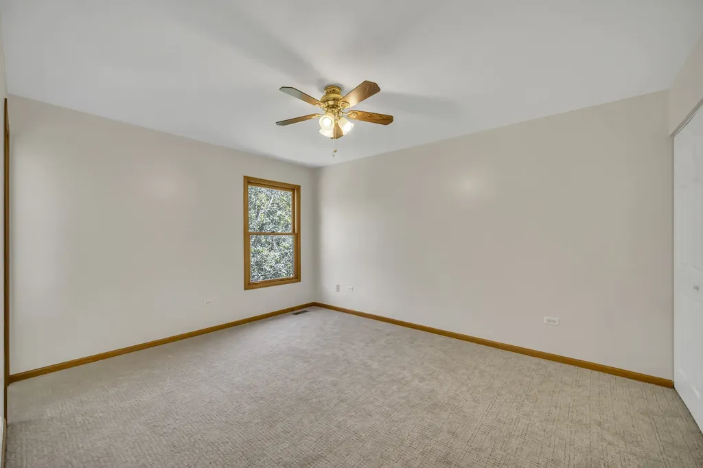 8885 Dryden Street Woodridge IL 60517