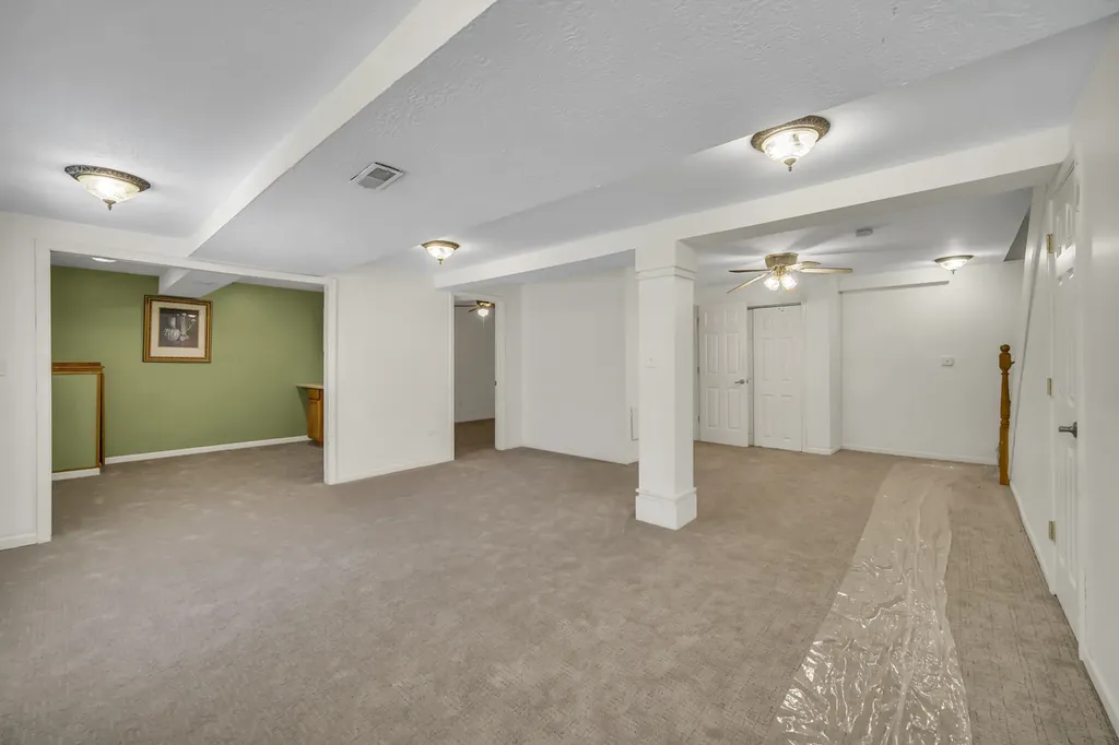 8885 Dryden Street Woodridge IL 60517