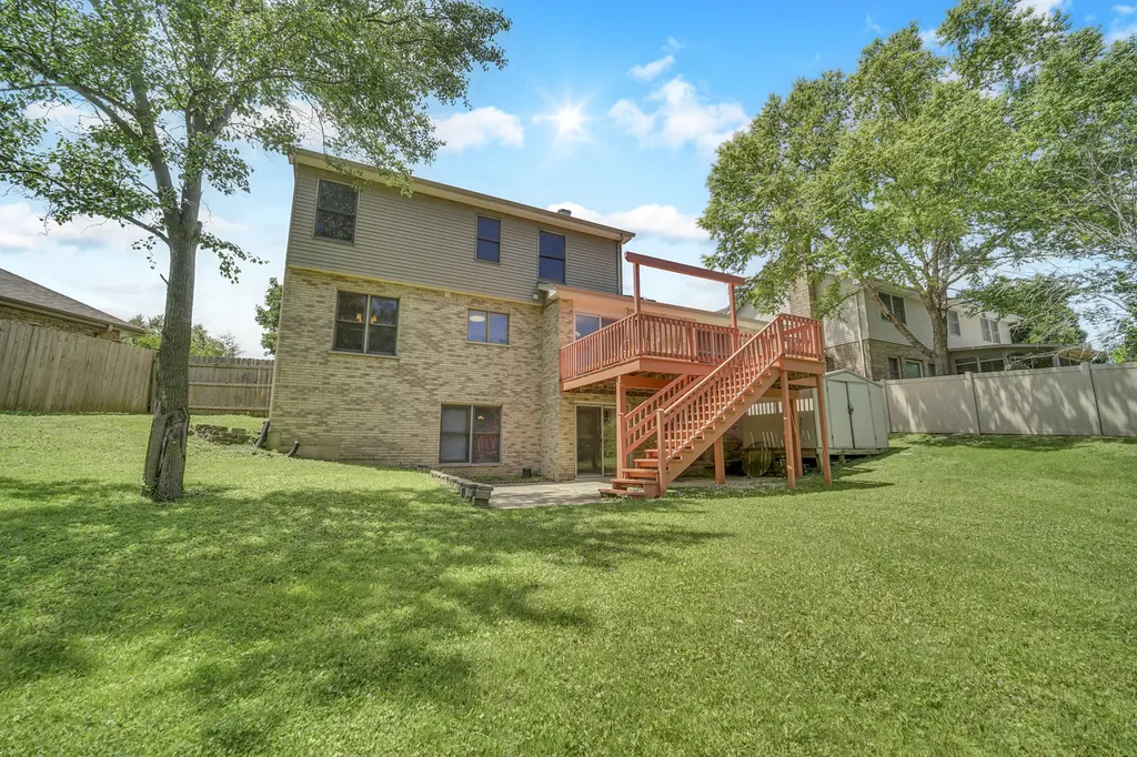 8885 Dryden Street Woodridge IL 60517