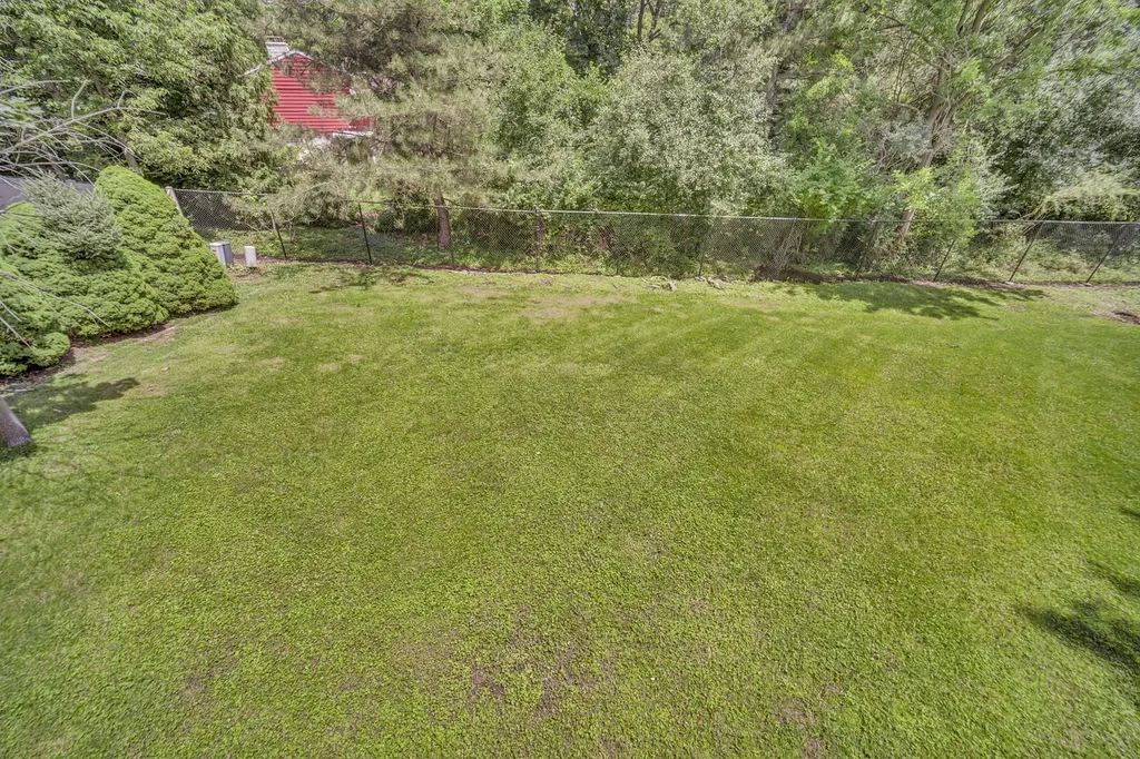 8885 Dryden Street Woodridge IL 60517
