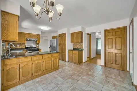 8885 Dryden Street Woodridge IL 60517