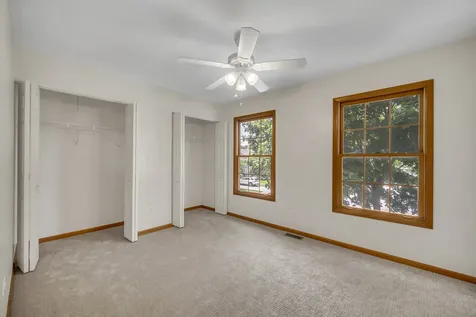 8885 Dryden Street Woodridge IL 60517