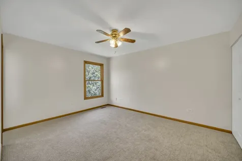 8885 Dryden Street Woodridge IL 60517