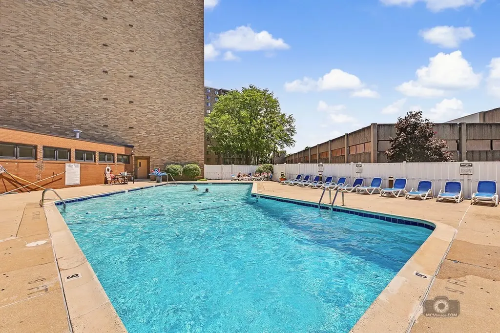 6340 Americana Drive Willowbrook IL 60527