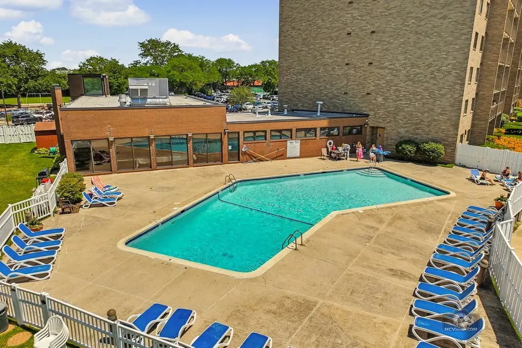 6340 Americana Drive Willowbrook IL 60527
