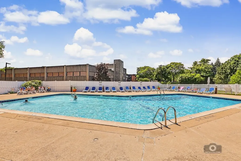 6340 Americana Drive Willowbrook IL 60527