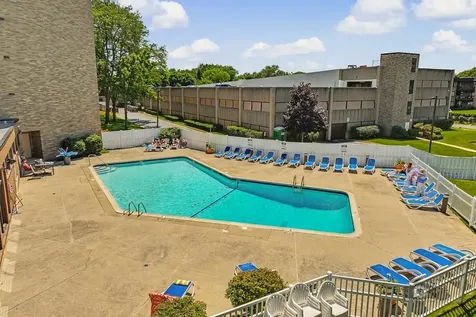6340 Americana Drive Willowbrook IL 60527
