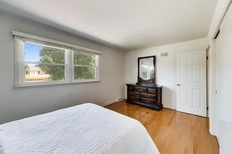 3453 River Falls Drive Northbrook IL 60062