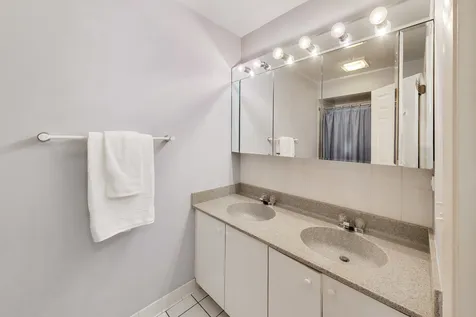3453 River Falls Drive Northbrook IL 60062