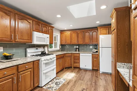 101 S Cedarcrest Drive Schaumburg IL 60193