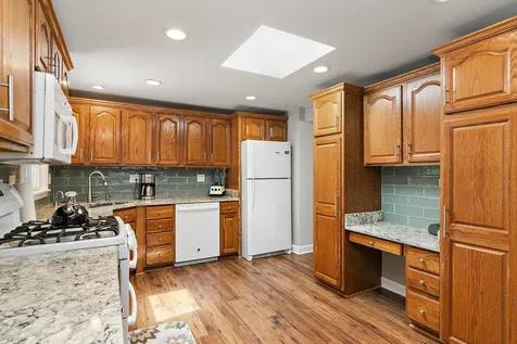 101 S Cedarcrest Drive Schaumburg IL 60193