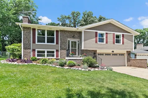 101 S Cedarcrest Drive Schaumburg IL 60193
