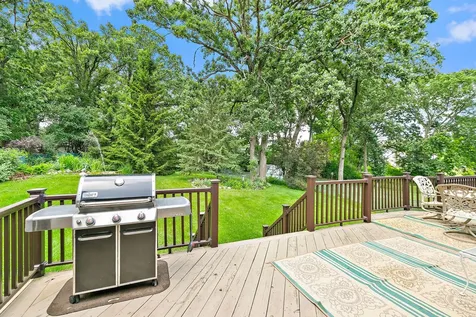 101 S Cedarcrest Drive Schaumburg IL 60193
