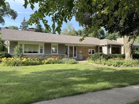 1211 James Street Geneva IL 60134