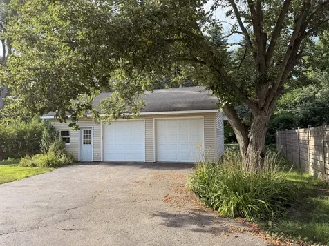 1211 James Street Geneva IL 60134