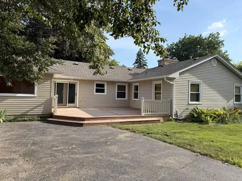 1211 James Street Geneva IL 60134