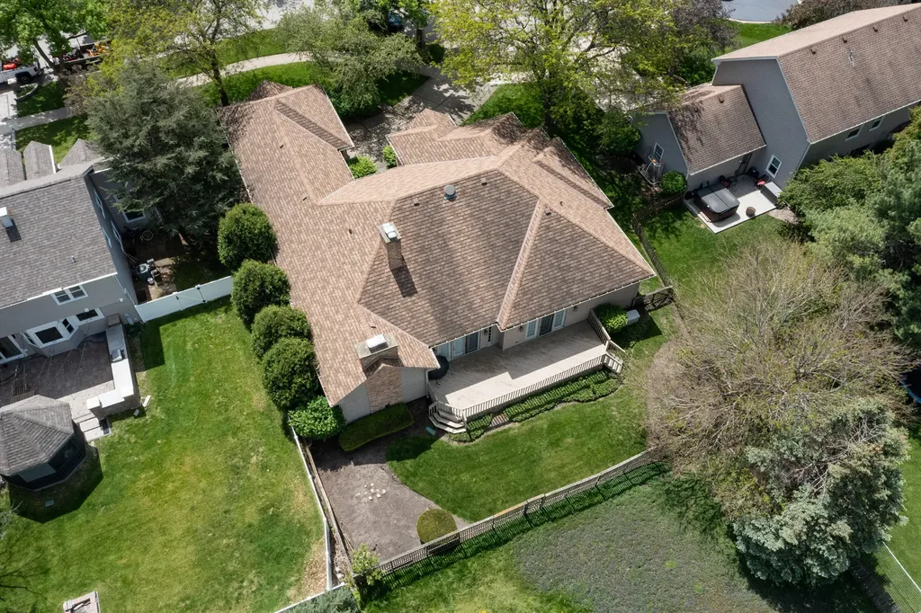 1437 Ambleside Circle Naperville IL 60540