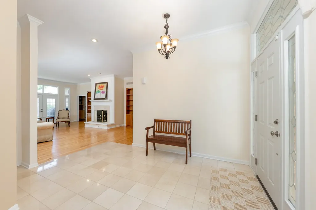 1437 Ambleside Circle Naperville IL 60540