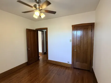 5112 West Sunnyside Avenue Chicago IL 60630