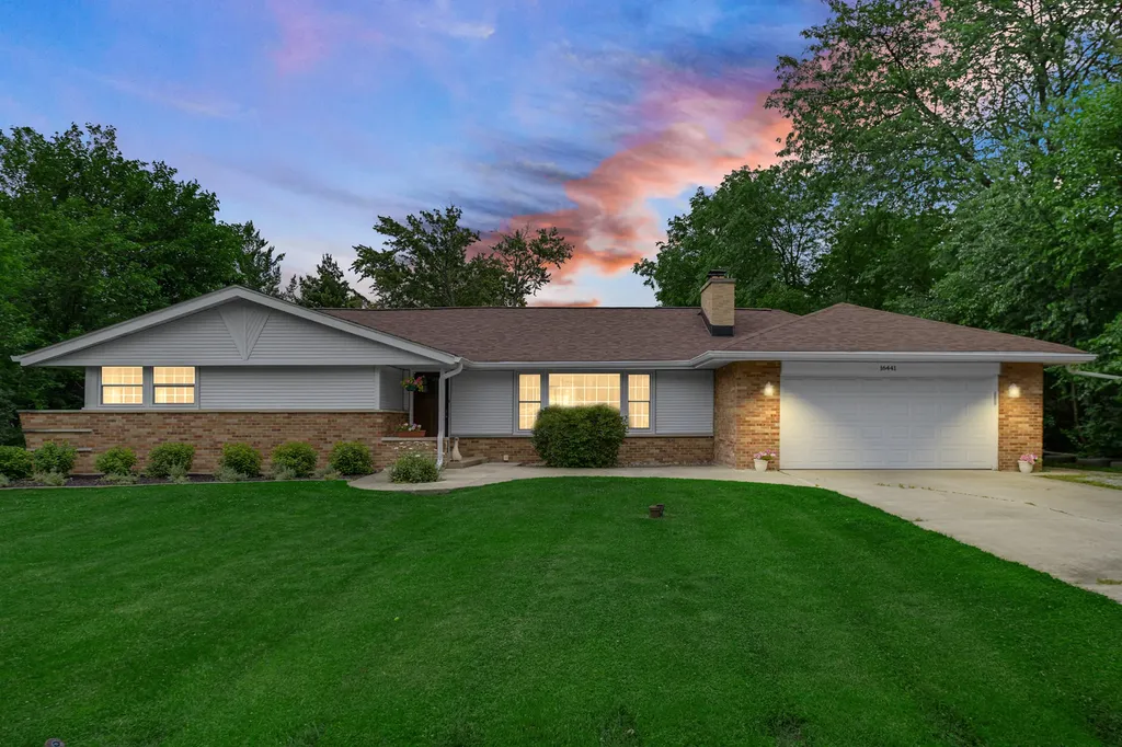 16441 Beverly Avenue Tinley Park IL 60477