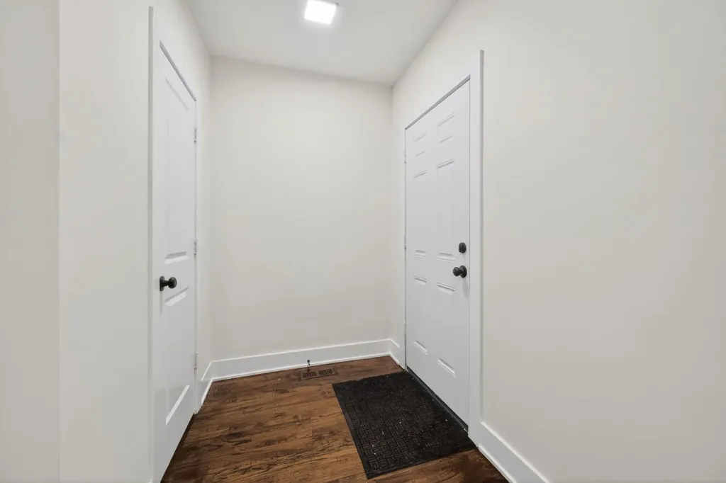 9420 South Saint Lawrence Avenue Chicago IL 60619