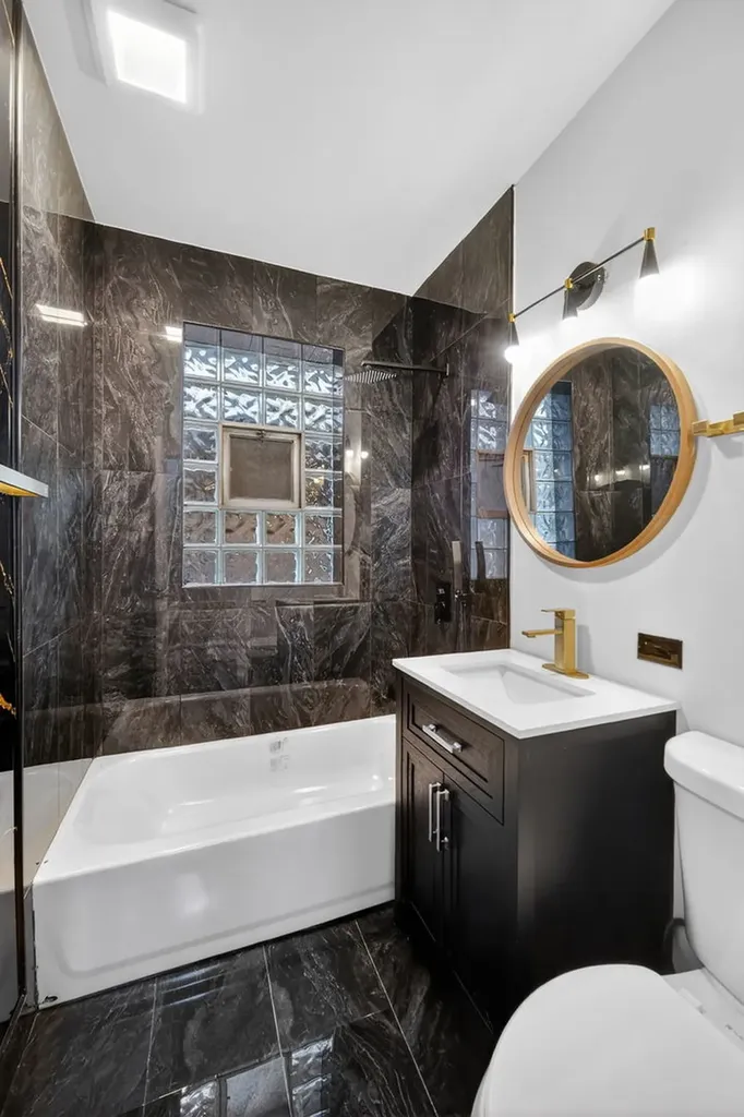 9420 South Saint Lawrence Avenue Chicago IL 60619