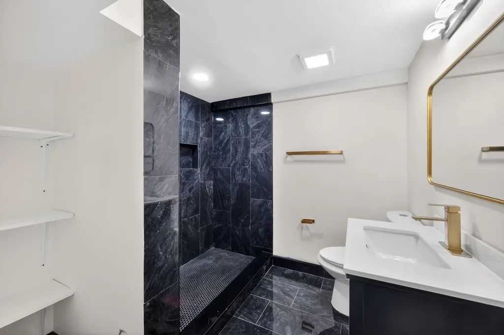 9420 South Saint Lawrence Avenue Chicago IL 60619