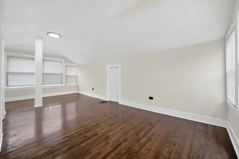 9420 South Saint Lawrence Avenue Chicago IL 60619