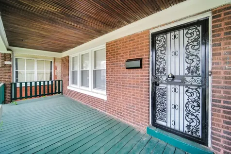 9420 South Saint Lawrence Avenue Chicago IL 60619