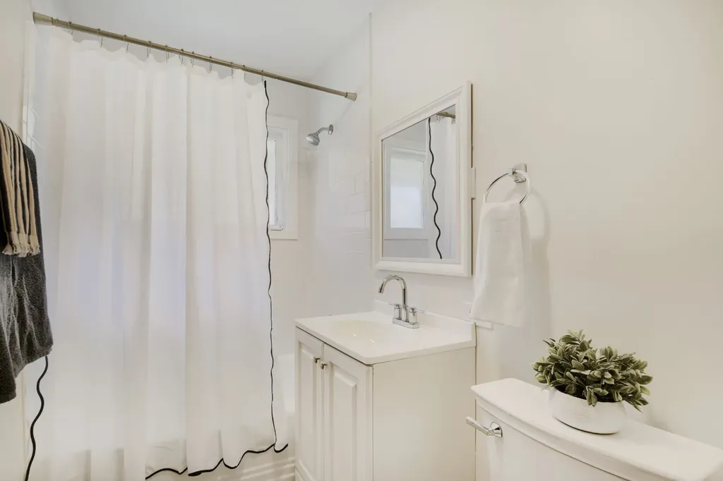 10056 South Talman Avenue Chicago IL 60655