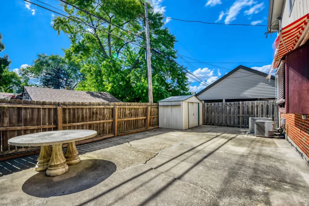 10056 South Talman Avenue Chicago IL 60655
