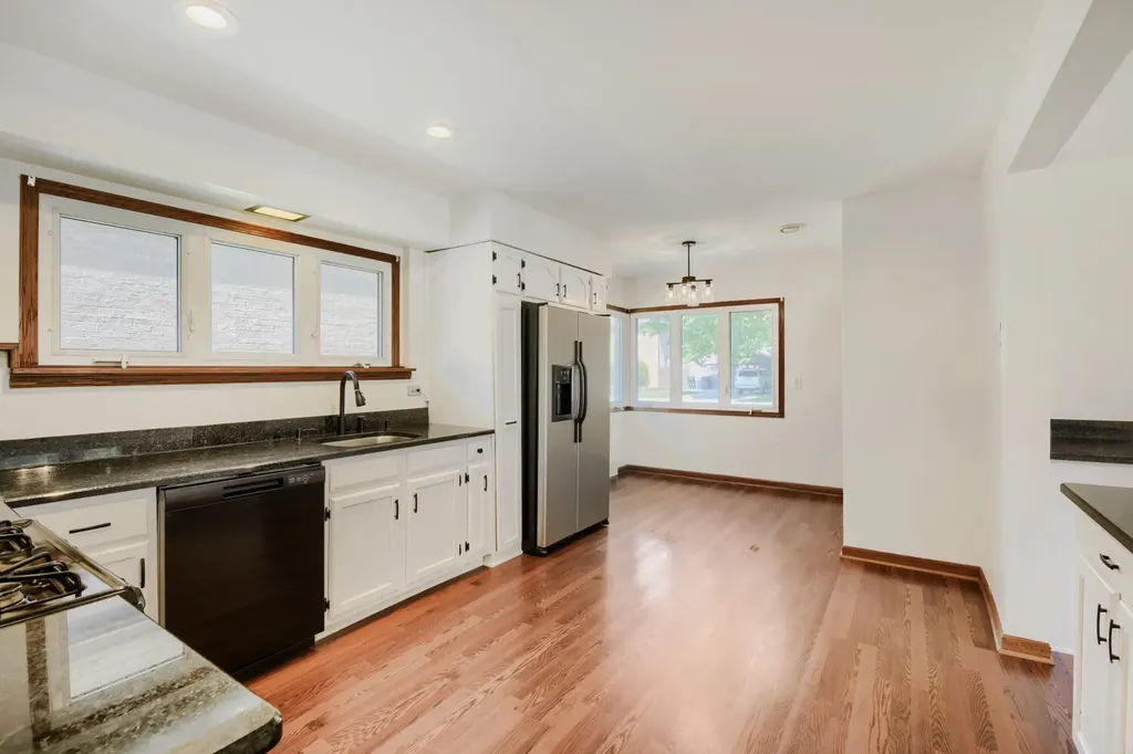 10056 South Talman Avenue Chicago IL 60655