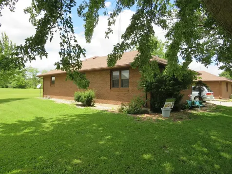 301-303 Carriage Drive Morris IL 60450