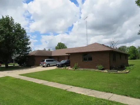 301-303 Carriage Drive Morris IL 60450