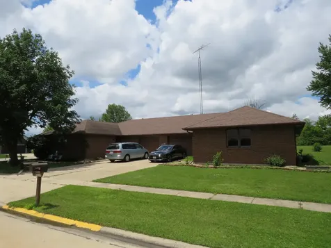 301-303 Carriage Drive Morris IL 60450