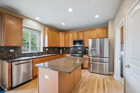 2 Springbrook Court Streamwood IL 60107