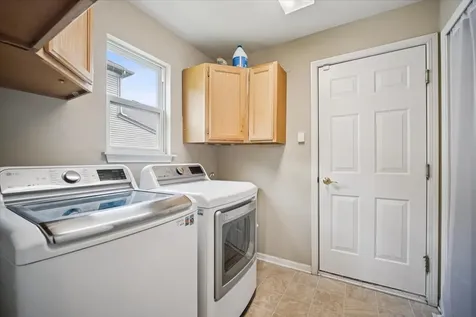 2 Springbrook Court Streamwood IL 60107