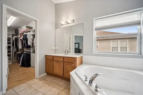 2 Springbrook Court Streamwood IL 60107