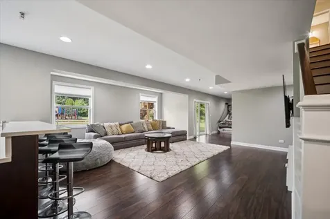 2 Springbrook Court Streamwood IL 60107
