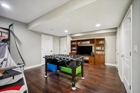 2 Springbrook Court Streamwood IL 60107