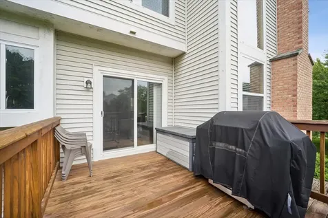 2 Springbrook Court Streamwood IL 60107