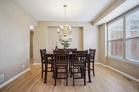 2 Springbrook Court Streamwood IL 60107